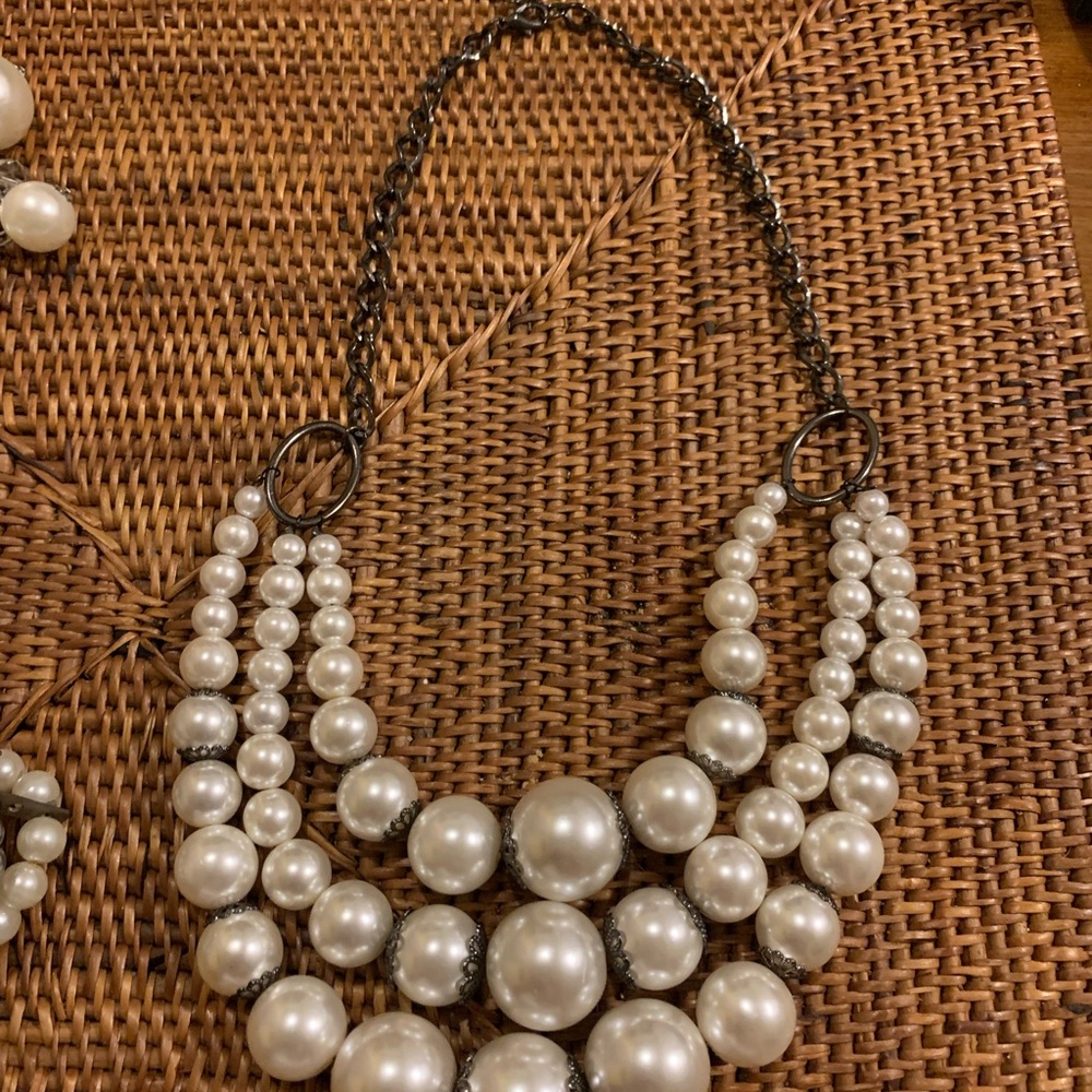 Vintage Elegant Faux Pearl Necklace & Bracelet